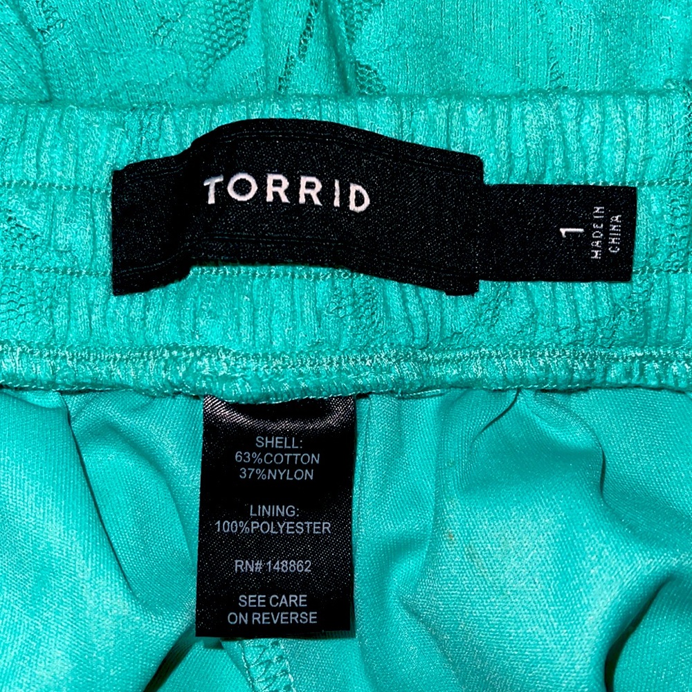 Torrid Size 1 Lace Green Shorts